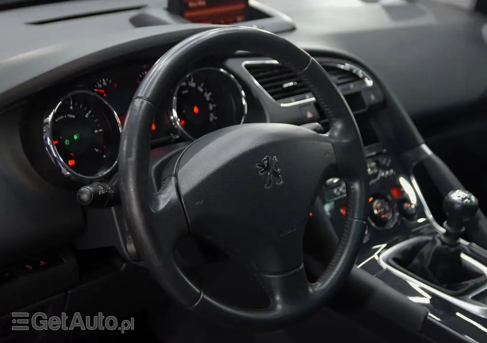 PEUGEOT 3008 1.6 Premium