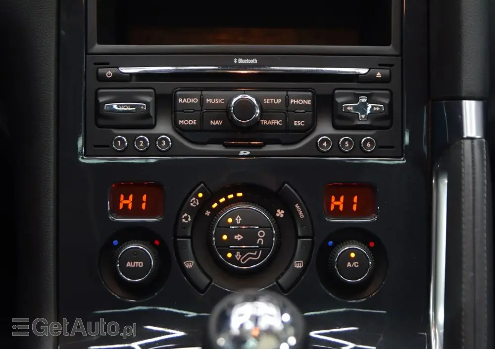 PEUGEOT 3008 1.6 Premium