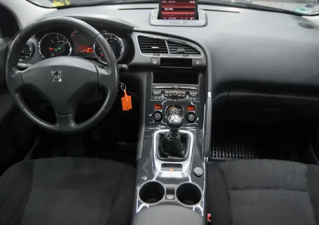 PEUGEOT 3008 1.6 Premium