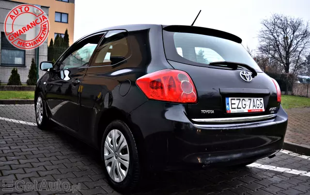 TOYOTA Auris Luna