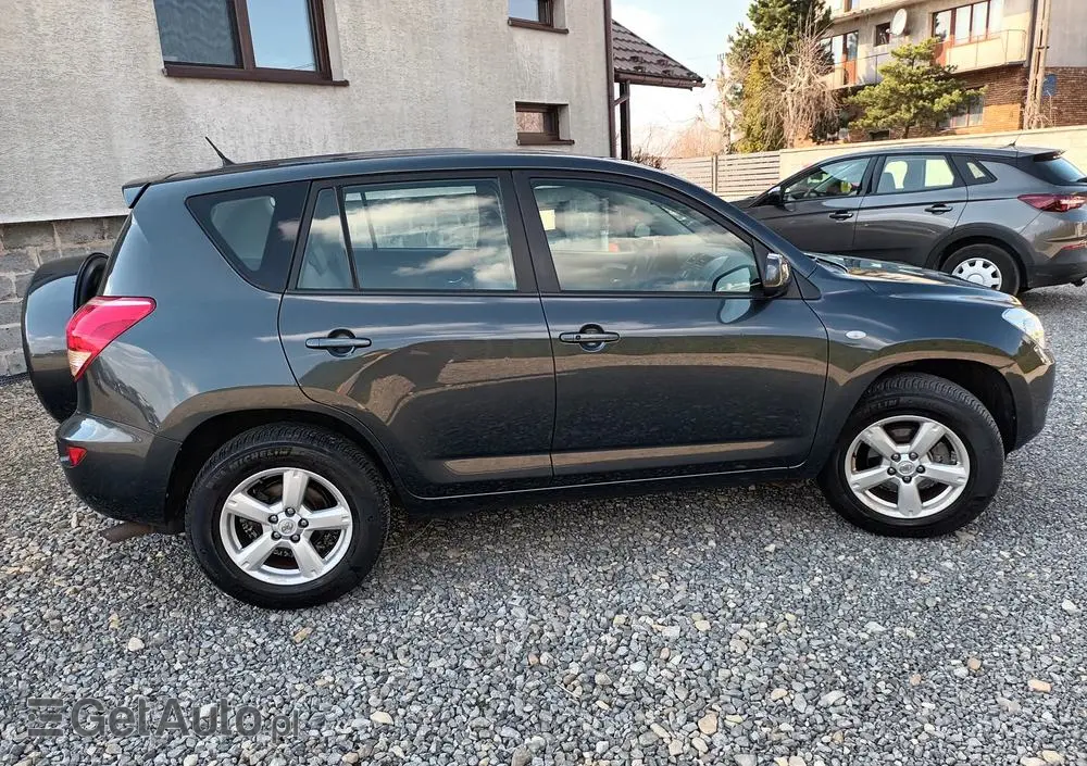 TOYOTA RAV4 2.0 VVT-i Premium