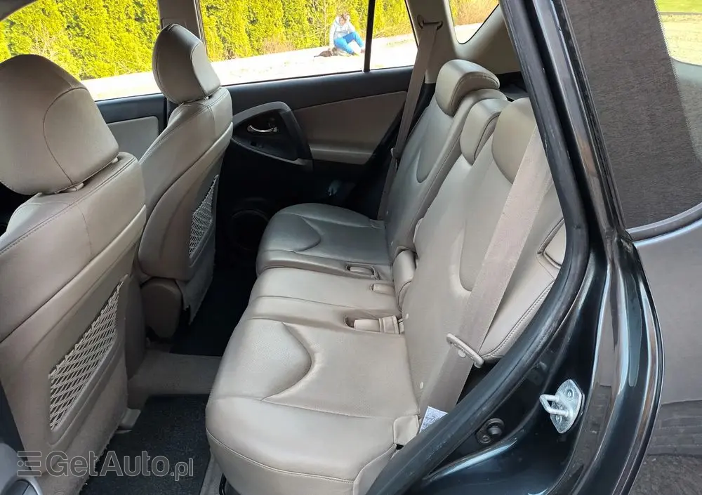 TOYOTA RAV4 2.0 VVT-i Premium