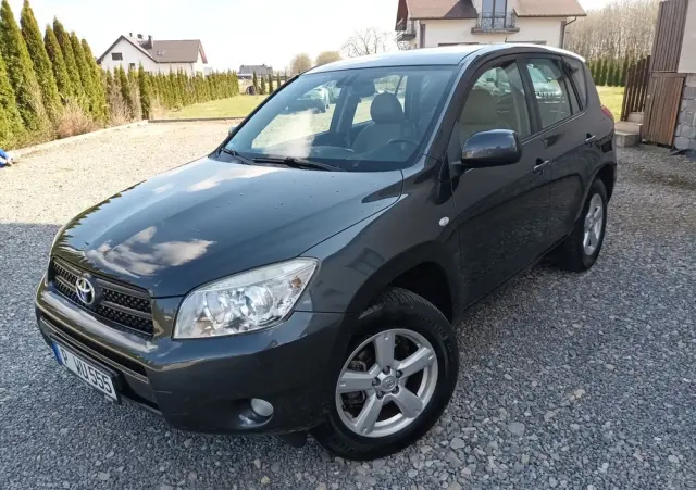 TOYOTA RAV4 2.0 VVT-i Premium