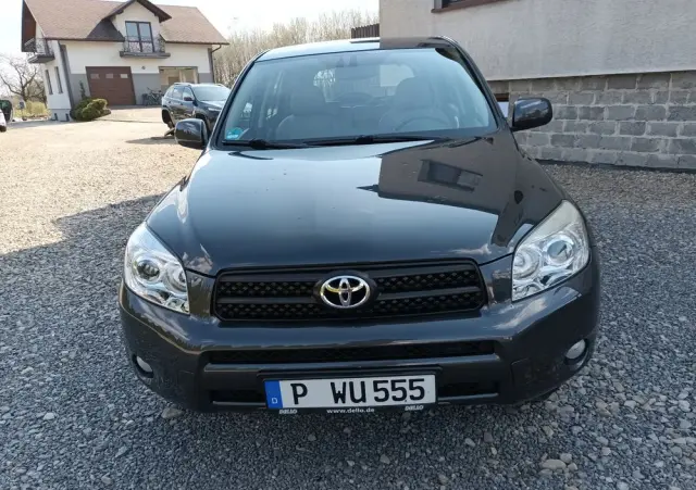 TOYOTA RAV4 2.0 VVT-i Premium