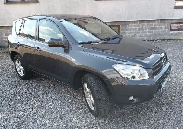 TOYOTA RAV4 2.0 VVT-i Premium