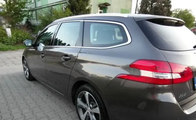 PEUGEOT 308 