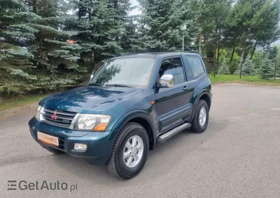 MITSUBISHI Pajero 