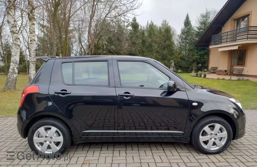 SUZUKI Swift 