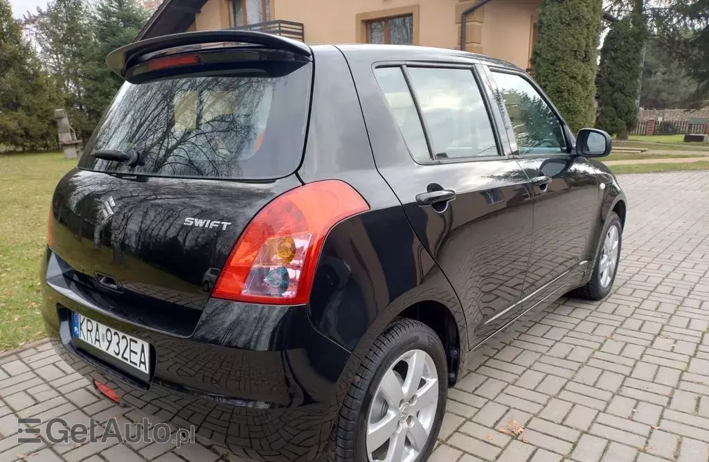SUZUKI Swift 