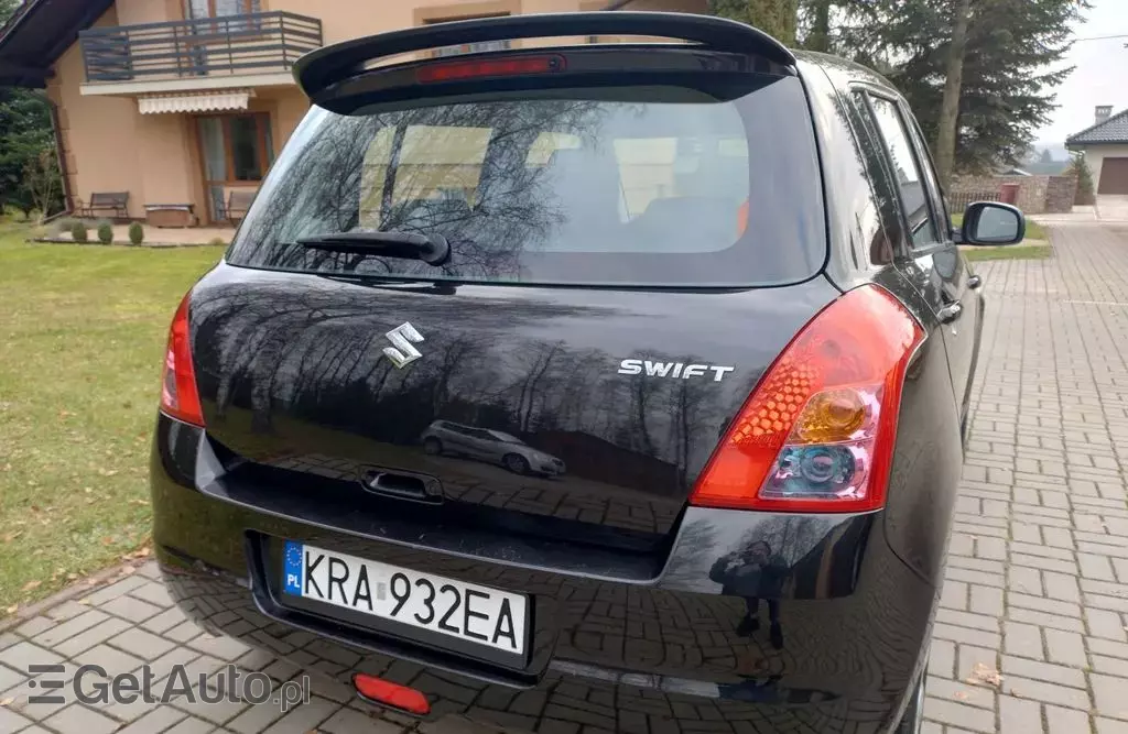 SUZUKI Swift 