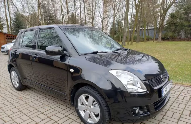 SUZUKI Swift 