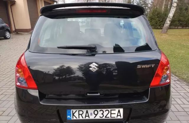 SUZUKI Swift 