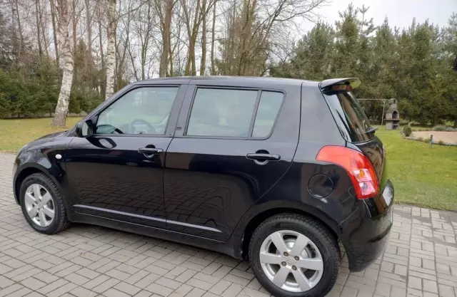 SUZUKI Swift 