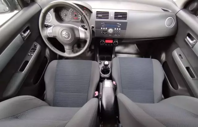 SUZUKI Swift 