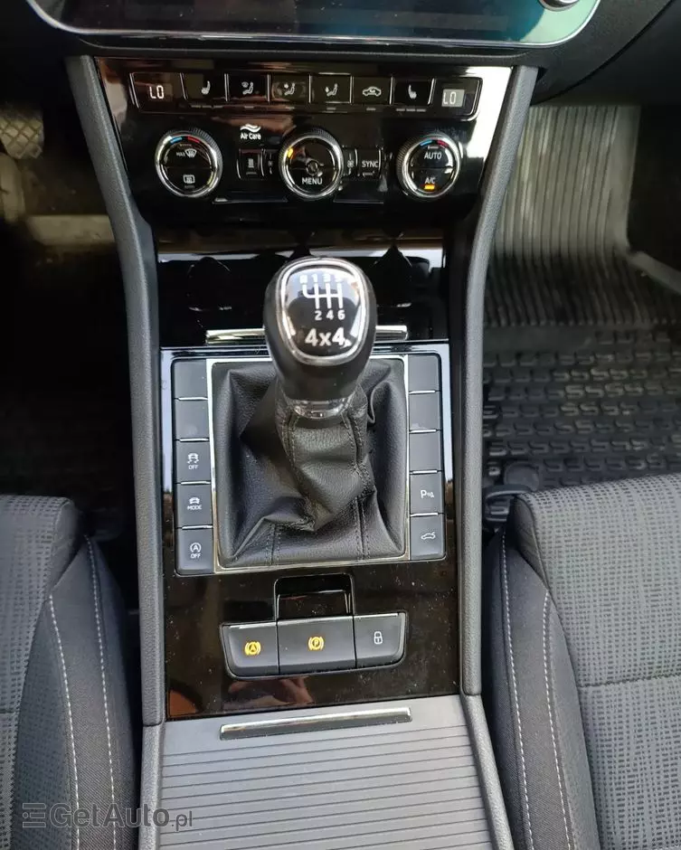 SKODA Superb 2.0 TDI 4x4 Ambition