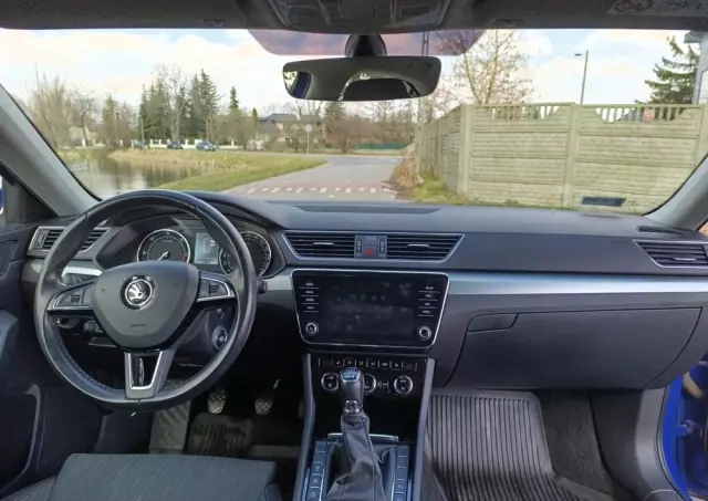 SKODA Superb 2.0 TDI 4x4 Ambition