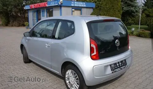 VOLKSWAGEN Up! 