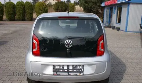 VOLKSWAGEN Up! 