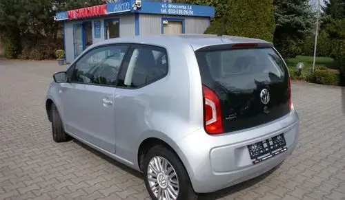 VOLKSWAGEN Up! 