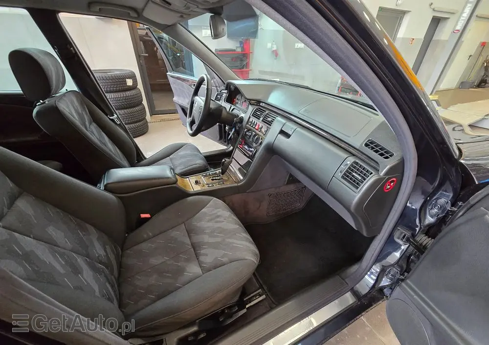 MERCEDES-BENZ Klasa E 