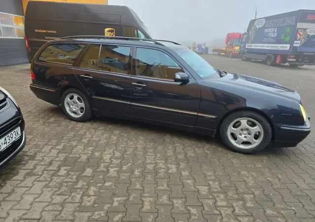 MERCEDES-BENZ Klasa E 
