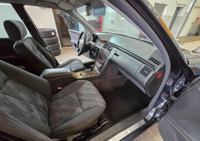 MERCEDES-BENZ Klasa E 