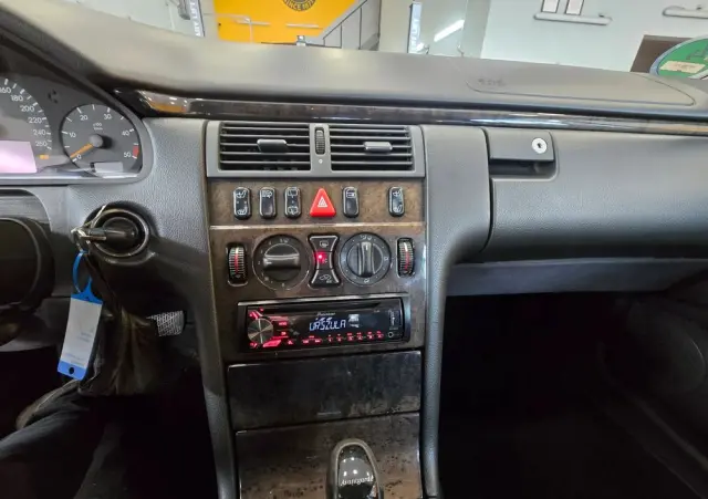 MERCEDES-BENZ Klasa E 