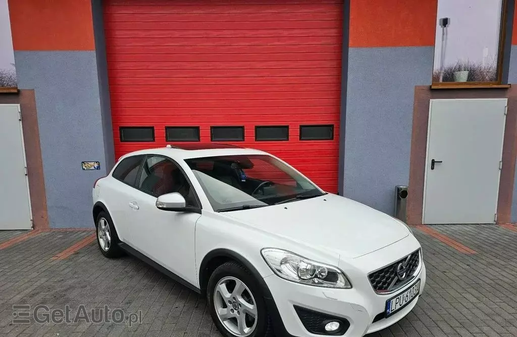 VOLVO C30 