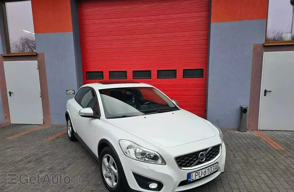 VOLVO C30 