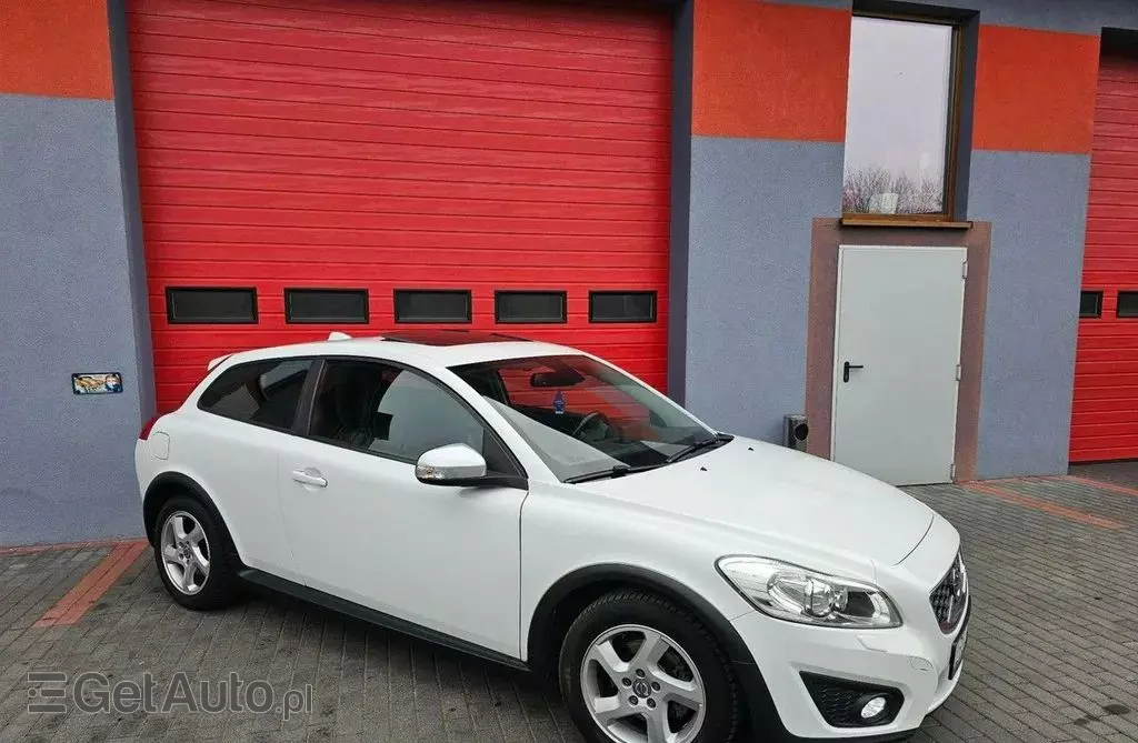 VOLVO C30 