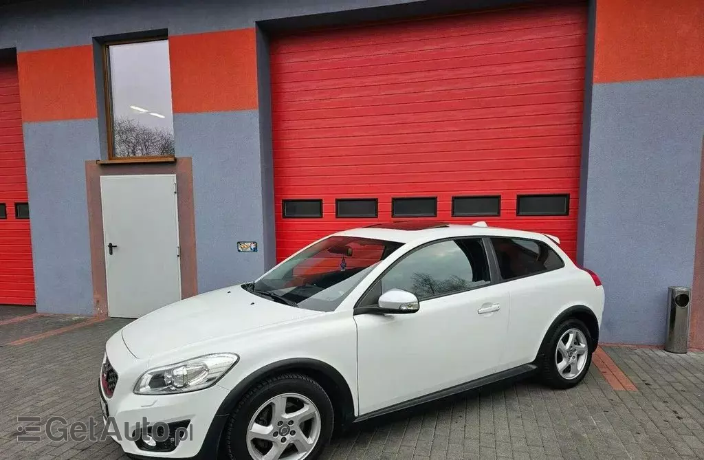 VOLVO C30 