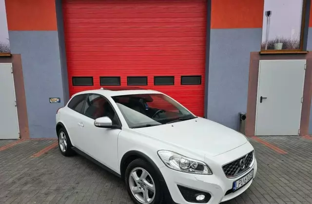 VOLVO C30 