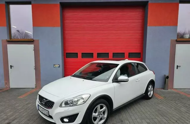 VOLVO C30 