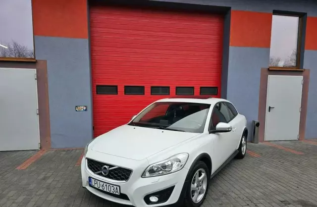 VOLVO C30 