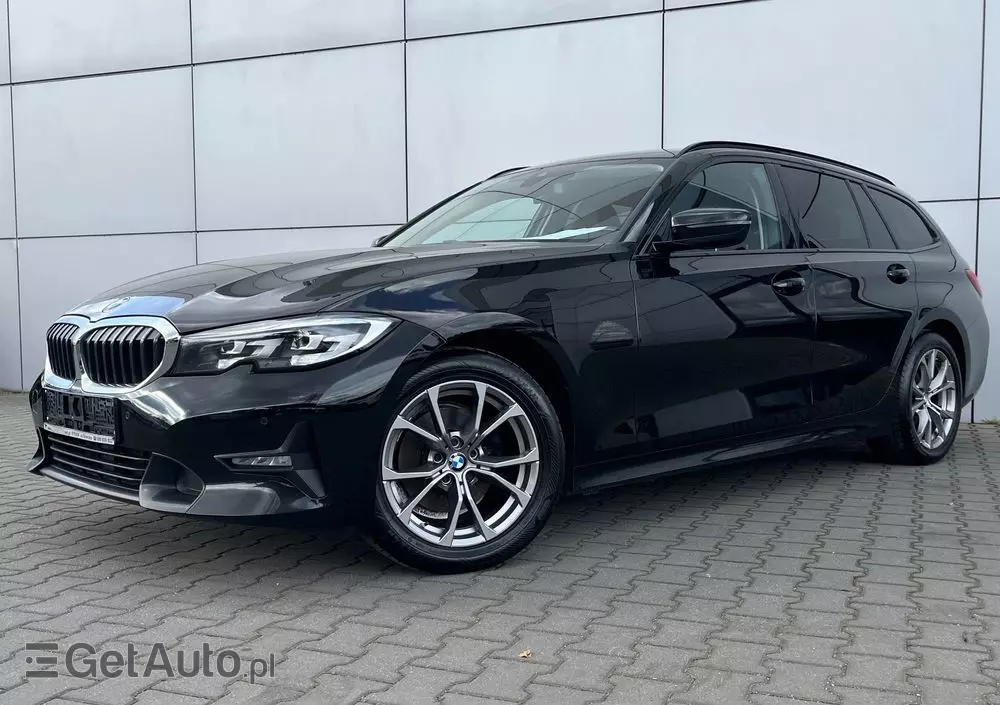 BMW Seria 3 320d xDrive Sport Line
