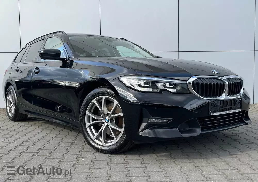 BMW Seria 3 320d xDrive Sport Line