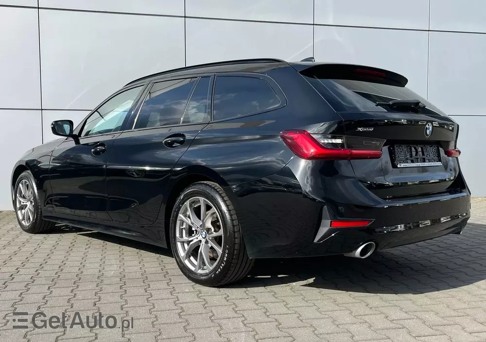 BMW Seria 3 320d xDrive Sport Line