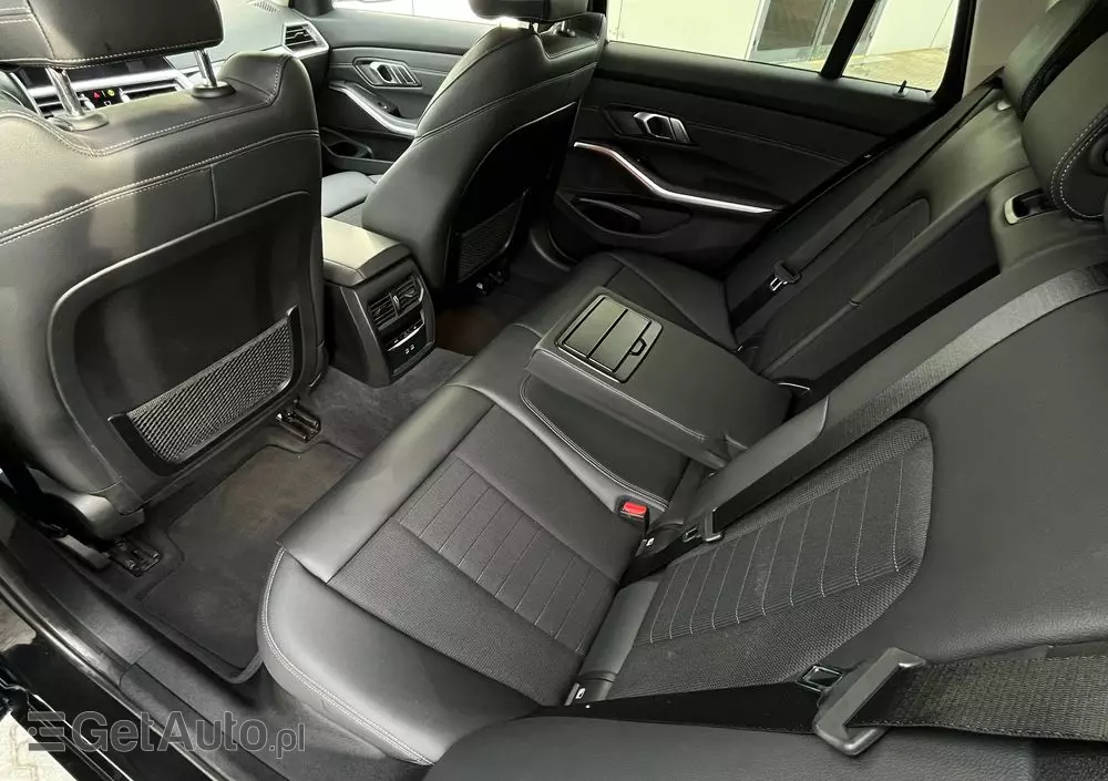 BMW Seria 3 320d xDrive Sport Line