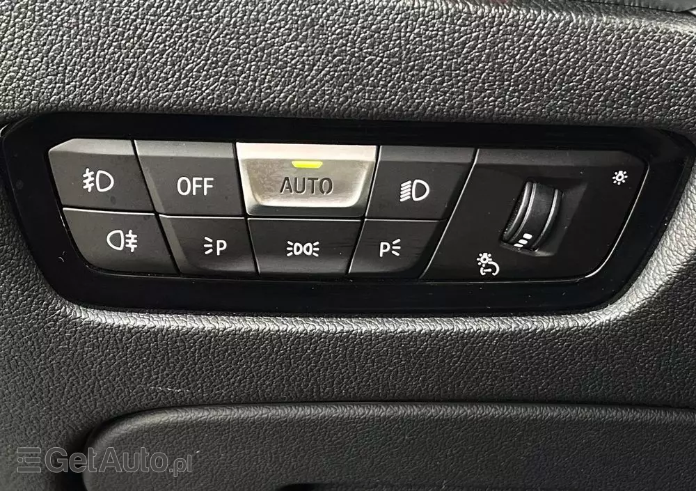 BMW Seria 3 320d xDrive Sport Line