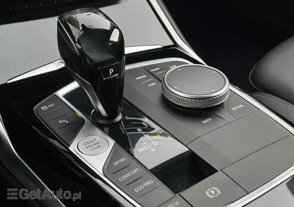 BMW Seria 3 320d xDrive Sport Line