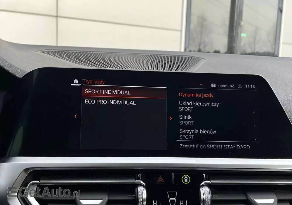 BMW Seria 3 320d xDrive Sport Line