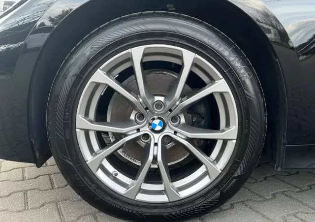 BMW Seria 3 320d xDrive Sport Line