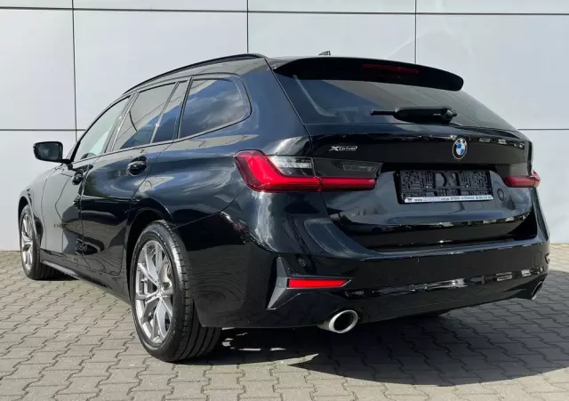 BMW Seria 3 320d xDrive Sport Line