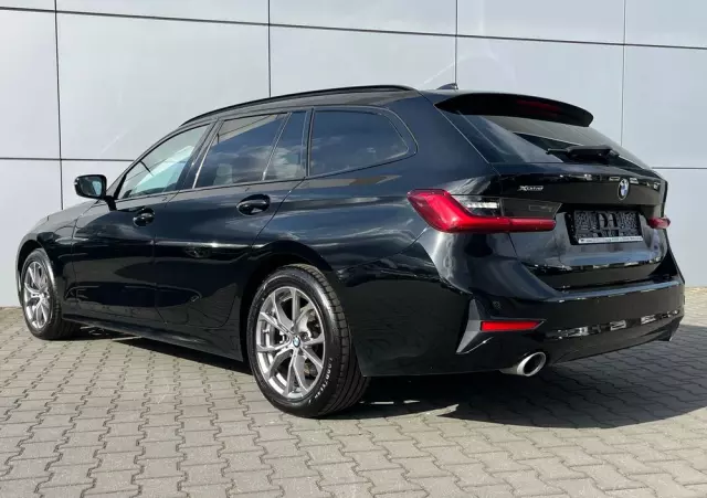 BMW Seria 3 320d xDrive Sport Line