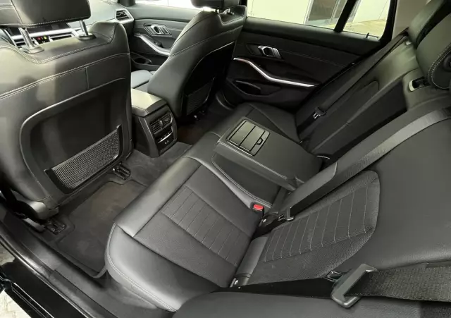 BMW Seria 3 320d xDrive Sport Line