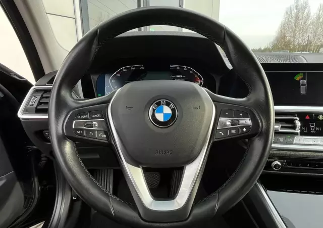 BMW Seria 3 320d xDrive Sport Line