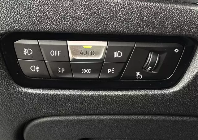 BMW Seria 3 320d xDrive Sport Line