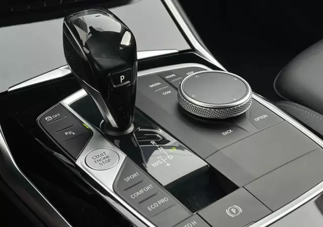 BMW Seria 3 320d xDrive Sport Line