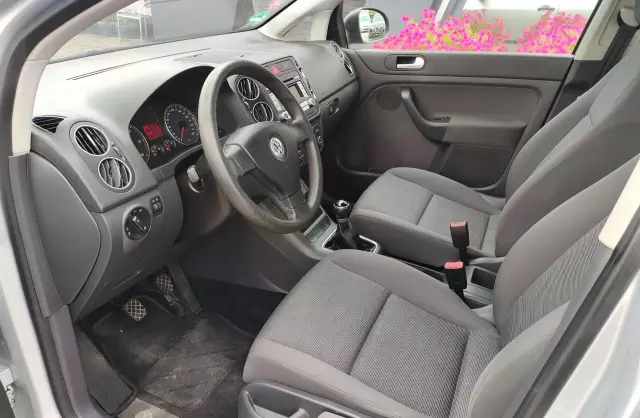 VOLKSWAGEN Golf 1.9 TDI (105 KM) Plus