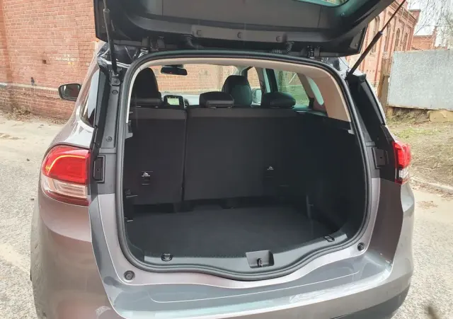 RENAULT Scenic TCe 140 GPF EDC INTENS
